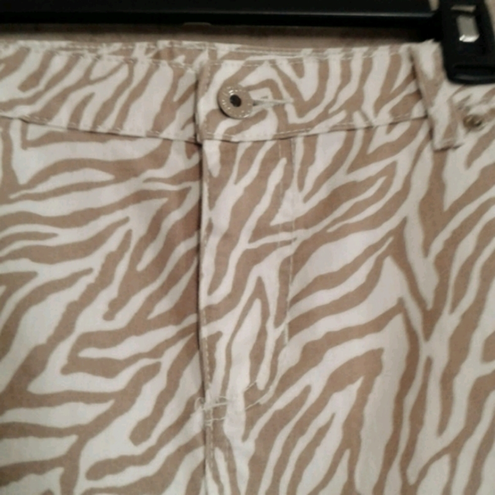 Chicos NWOT  platinum denim jeans